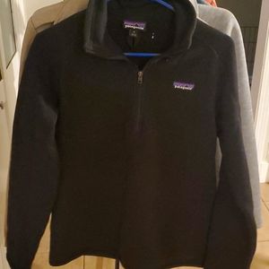 Womens black Patagonia pullover
